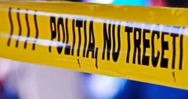 Un TIR încărcat cu alimente s-a răsturnat și a rupt o conductă de gaze. Traficul este blocat complet