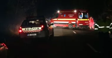 Stire din Eveniment : Carnagiu pe șosea. Un mort și un rănit grav după impact devastator între tir și mașină