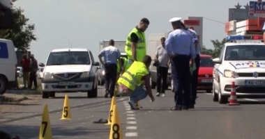 Stire din Eveniment : ACCIDENT RUTIER MORTAL. Un bărbat a fost spulberat de un camion