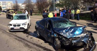 Accident grav în Poarta 6. Doi șoferi au ajuns la spital - 3