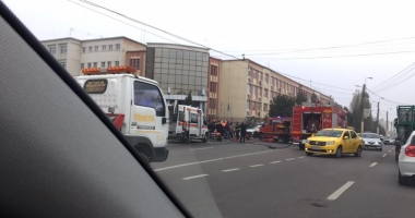 Galerie foto. GRAV ACCIDENT RUTIER LA CONSTANȚA, în dreptul Academiei Navale. Două persoane încarcerate - 9
