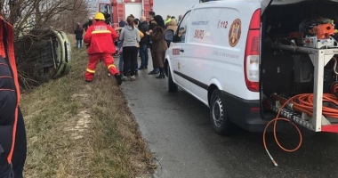 GALERIE FOTO / ACCIDENT GRAV pe Autostrada Soarelui. Elicopterul SMURD, la fața locului - 3