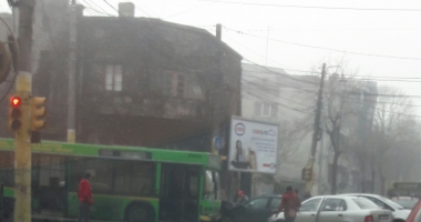 Galerie foto. ACCIDENT RUTIER LA CONSTANȚA, între un autobuz RATC și două autoturisme: "Am văzut moartea cu ochii!" - 2