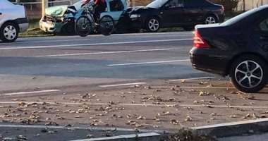 Accident cu trei autoturisme, în stațiunea Mamaia. Q7 intrat în pom! - 2