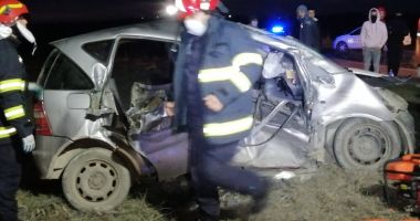 GALERIE FOTO / VIDEO. Accident grav, la Constanţa. Două victime sunt încarcerate - 3