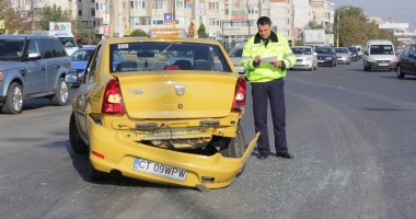 Stire din Eveniment : Accident rutier în zona Dacia / Galerie foto și video