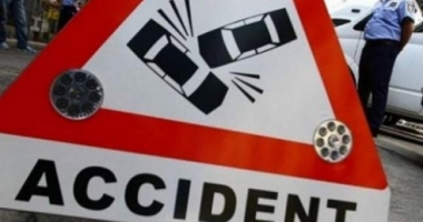 Accident rutier la Trocadero. Trei mașini avariate grav