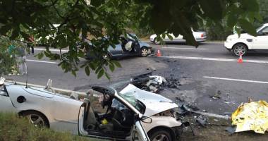 IMAGINI ȘOCANTE! Trupuri sfârtecate, aruncate în șanț,  și mașini scăldate în sânge. Filmul tragediei  de la 23 August - 13