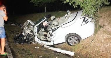 IMAGINI ȘOCANTE! Trupuri sfârtecate, aruncate în șanț,  și mașini scăldate în sânge. Filmul tragediei  de la 23 August - 6