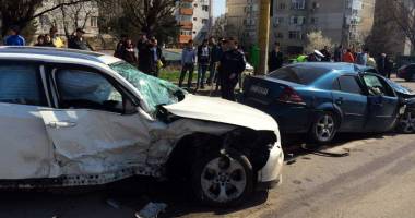 Accident grav în Poarta 6. Doi șoferi au ajuns la spital - 8