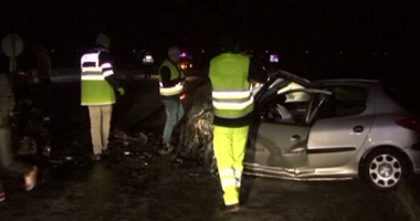 Grav accident rutier / Autoturism scăpat de sub control, mașină izbită în plin