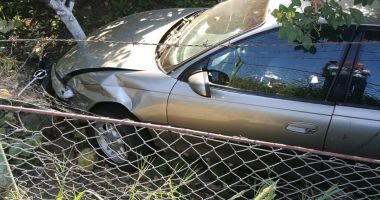 Galerie foto! Accident grav, la Constanța! A căzut cu mașina de pe șosea, într-o curte - 3