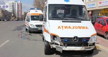 Stire din Eveniment : Ambulanță accidentată în timp ce transporta un pacient