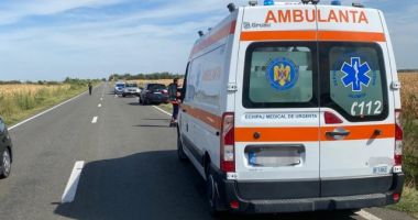 Stire din Eveniment : Accident rutier în această dimineață la Valu lui Traian. O femeie a ajuns la spital