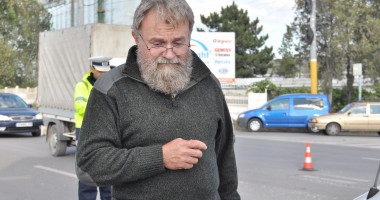 Vezi imagini de la accidentul de astăzi de pe bulevardul Aurel Vlaicu  GALERIE FOTO - 4