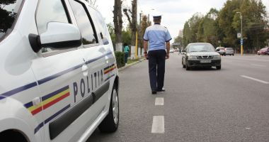 Stire din Eveniment : Autocar plin cu pasageri, implicat într-un accident rutier