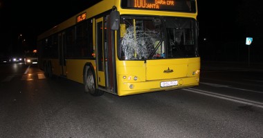 Bărbat în stare gravă la spital după ce a fost lovit de un autobuz RATC pe o trecere de pietoni (GALERIE FOTO) - 3