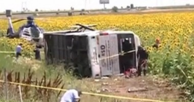 Galerie FOTO. Măcel pe Autostradă, în drum spre Constanța. Un autocar plin cu turiști s-a RĂSTURNAT: 29 victime - 3