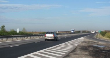 Șase mașini implicate în două accidente la intrare pe Autostrada Soarelui