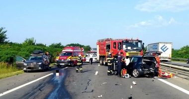 Stire din Eveniment : Trafic îngreunat pe autostrada A2 pe sensul București-Constanța. Trei autoturisme implicate într-un accident rutier