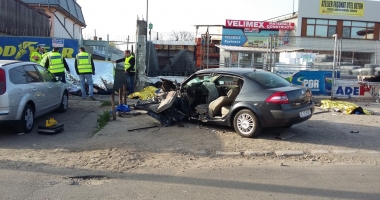 Stire din Eveniment : ACCIDENT RUTIER CU CINCI MORȚI / ȘOFERUL, INTERCEPTAT DE PROCURORI: "M-am băgat pe contrasens și..."