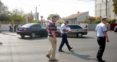 Discuția "fierbinte" cu iubita a creat haos pe b-dul Brătianu - 5