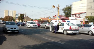 Discuția "fierbinte" cu iubita a creat haos pe b-dul Brătianu - 2