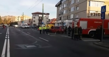 Stire din Eveniment : ACCIDENT RUTIER GRAV! Cinci persoane rănite, trei mașini avariate