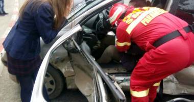 Stire din Eveniment : Grav accident rutier  pe bd. Aurel Vlaicu. 5 victime!
