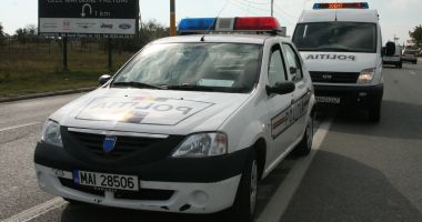 Mașină răsturnată, la Castelu! Șoferul de 74 de ani a fost rănit!