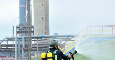 Stire din Eveniment : Ce facem în caz de accident chimic la "Petromidia"?