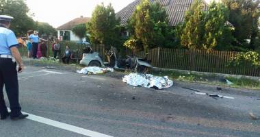 IMAGINI ȘOCANTE! GRAV ACCIDENT RUTIER, AZI. TREI MORȚI ȘI  PATRU RĂNIȚI, DUPĂ O CIOCNIRE FRONTALĂ - 2