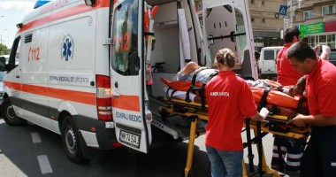 Stire din Eveniment : A intrat cu mașina în copac pentru că era în comă…alcoolică!
