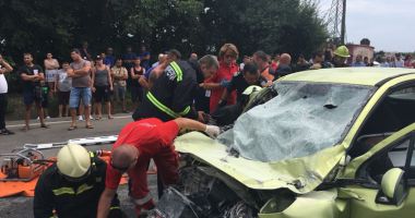 Trei tineri răniți grav într-un accident, pe drumul spre Costinești - 3