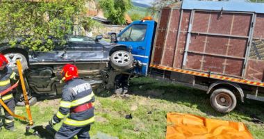 O persoană a murit și alte patru au fost rănite grav, într-un accident produs pe DN6