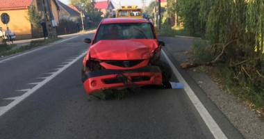 Galerie foto. MAȘINI FĂCUTE PRAF, DUPĂ UN IMPACT FRONTAL. Victime, ambii șoferi - 4