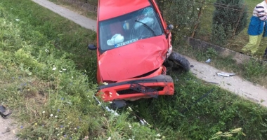 Galerie foto. MAȘINI FĂCUTE PRAF, DUPĂ UN IMPACT FRONTAL. Victime, ambii șoferi - 3
