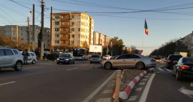 Galerie foto. GRAV ACCIDENT cu trei mașini implicate, în SENSUL GIRATORIU, în Constanța! - 3