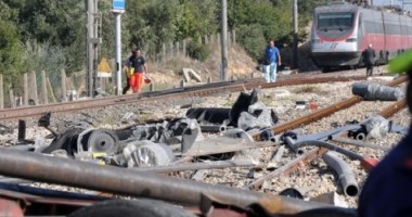 Stire din Actualitate : Trei români tăiați de tren, în Italia