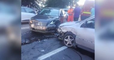 Stire din Eveniment : Anchetă, după ce mașina unui polițist ar fi fost implicată într-un accident. Agentul, suspectat că a fugit