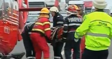 Stire din Eveniment : Accident groaznic pe Centura Capitalei. O persoană a fost aruncată pe carosabil
