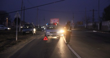 Stâlpul dărâmat la Hanul Piraților a îngreunat circulația în zonă (GALERIE FOTO) - 3