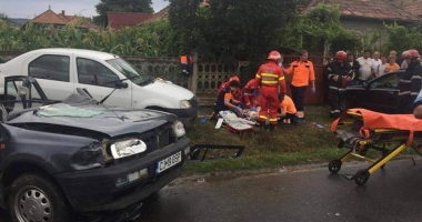 ACCIDENT RUTIER GRAV, după ce un șofer de 60 de ani nu a acordat prioritate într-o intersecție