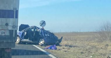 MAȘINĂ RĂSTURNATĂ și două persoane RĂNITE, într-un accident rutier la Hârșova