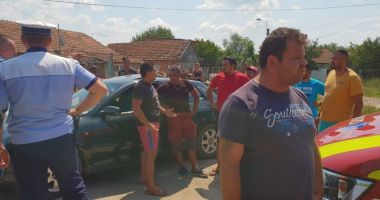 GALERIE FOTO / Un copil de 3 ani A MURIT după ce a fost lovit de o mașină CONDUSĂ DE UN TÂNĂR DE 17 ANI - 4