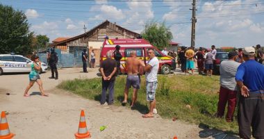 GALERIE FOTO / Un copil de 3 ani A MURIT după ce a fost lovit de o mașină CONDUSĂ DE UN TÂNĂR DE 17 ANI - 8