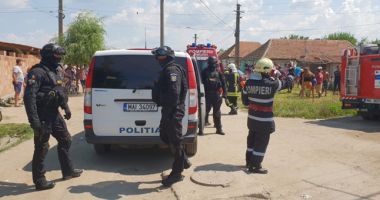 GALERIE FOTO / Un copil de 3 ani A MURIT după ce a fost lovit de o mașină CONDUSĂ DE UN TÂNĂR DE 17 ANI - 10