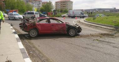 Accident teribil în Ovidiu. A murit după ce  a fost zburată pe geam din limuzină - 3