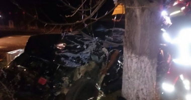 TRAGEDIE RUTIERĂ! UN TÂNĂR DE 21 DE ANI A MURIT, ALTUL ESTE GRAV RĂNIT
