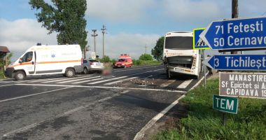 Stire din Eveniment : GALERIE FOTO / ACCIDENT RUTIER GRAV LA HÂRȘOVA! Un tânăr a DECEDAT